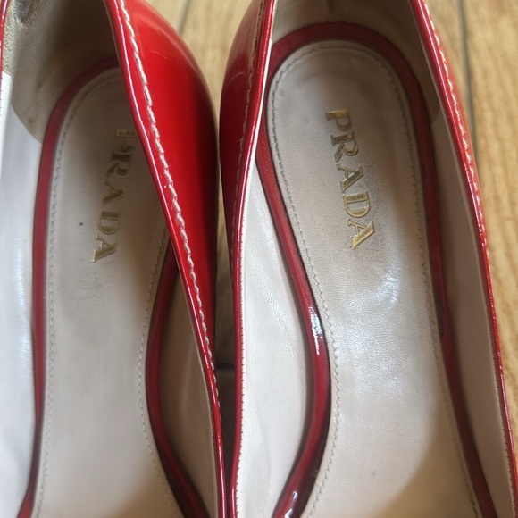 Prada Red Patent Leather Espadrille Wedge Peep Toe Heels Size 39 (8.5-9) - Picture 13 of 16